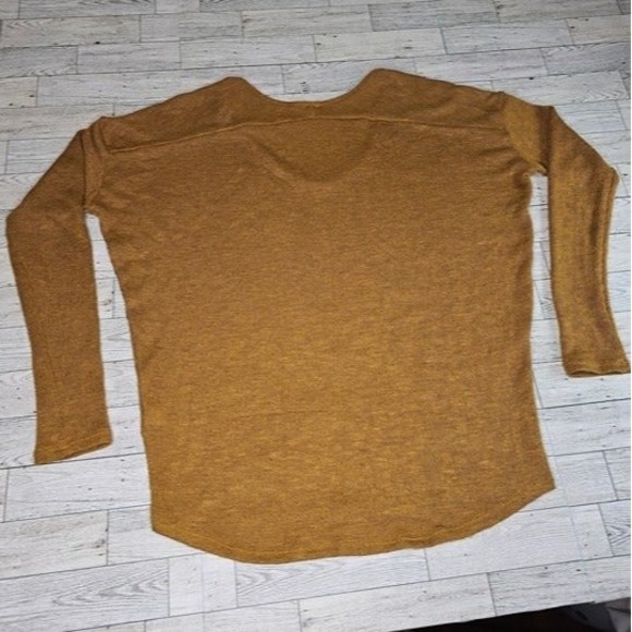 Jolie Gold tone Dolman Sweater, Women's Size S, Style 6026, Lightweight, Hi-Low - Picture 4 of 5